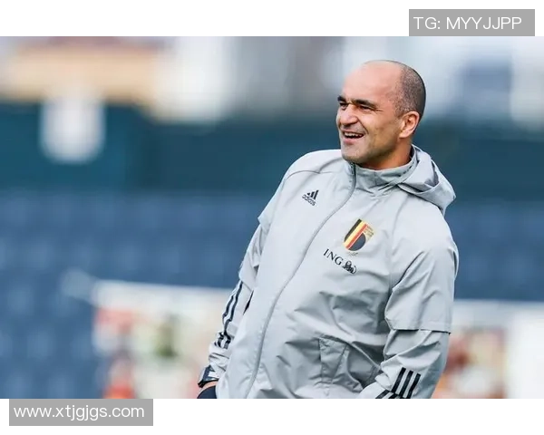 马丁内斯的传奇旅程：从草根球员到世界足球巨星的蜕变与荣耀